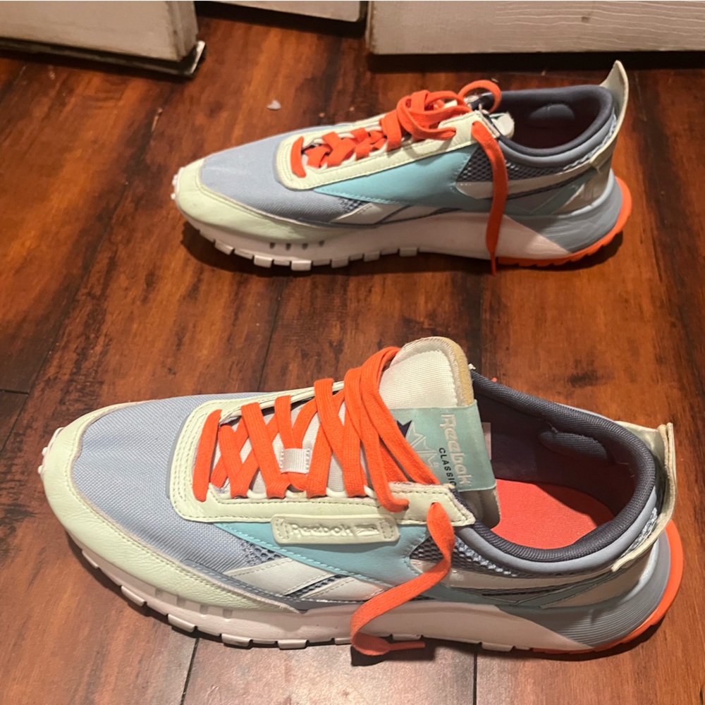 Reebok running shoes barely worn
